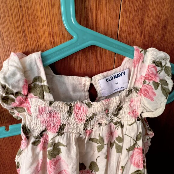 3/$20 Old Navy 3T Floral Summer Dress - Picture 2 of 7